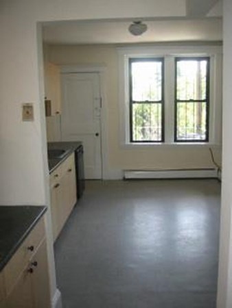 4 beds, 1 bath, 1,350 sqft, $3,700, Unit 3