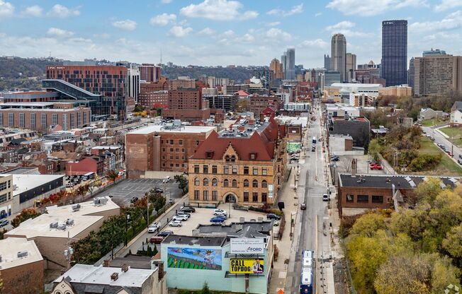 2 beds, 2 baths, 1,295 sqft, $1,990, Unit L20