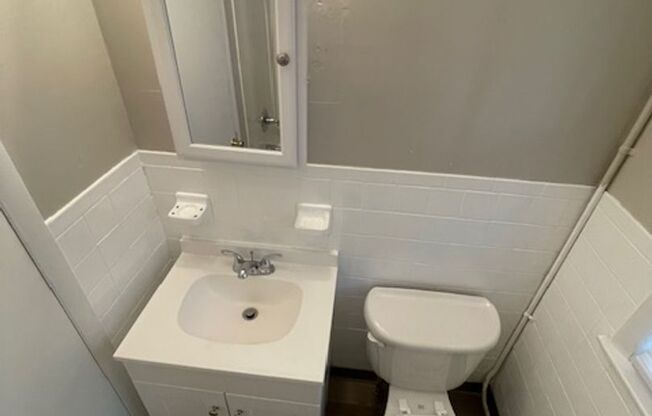 Studio, 1 bath, $925, Unit Unit 31