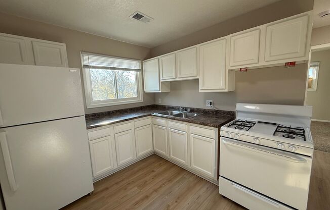 2606 E Hennepin Ave
