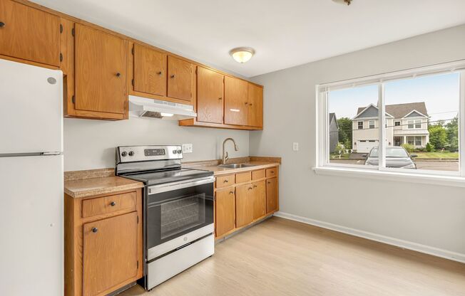 2 beds, 1 bath, $1,825, Unit 3