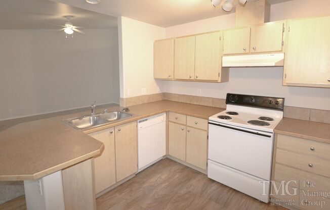 2 beds, 2 baths, 1,004 sqft, $1,495, Unit A7