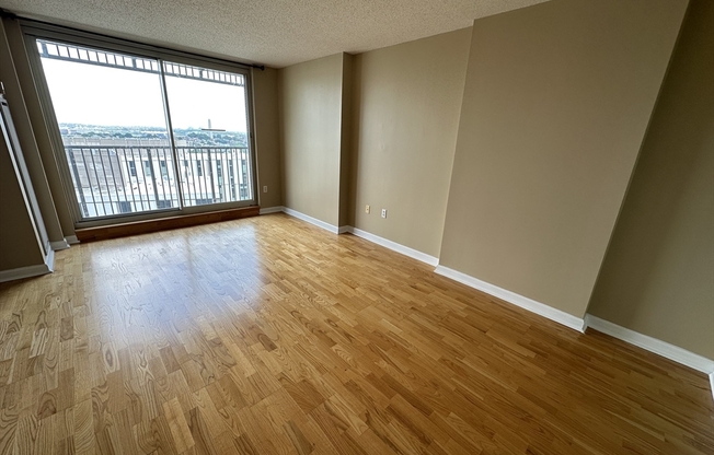 1 bed, 1 bath, 663 sqft, $3,200, Unit 2027