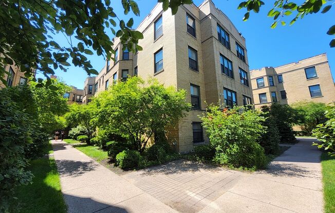 3 beds, 1 bath, $1,850