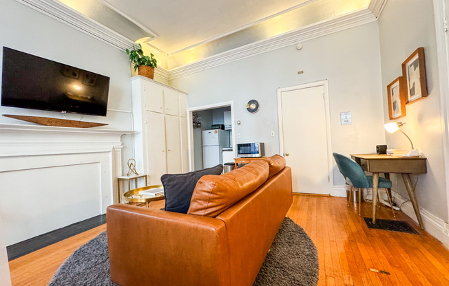 Studio, 1 bath, 600 sqft, $4,000, Unit 2