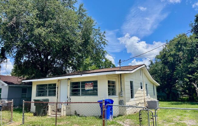 Beautifully Remodeled Lakeland 3BR/1BA Home with HUGE FENCED YARD!