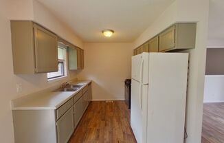 3 beds, 2 baths, $1,600