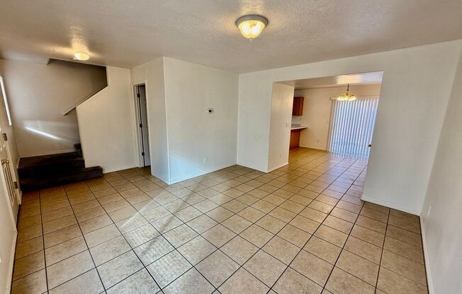 3 beds, 2 baths, 1,100 sqft, $1,475, Unit 3