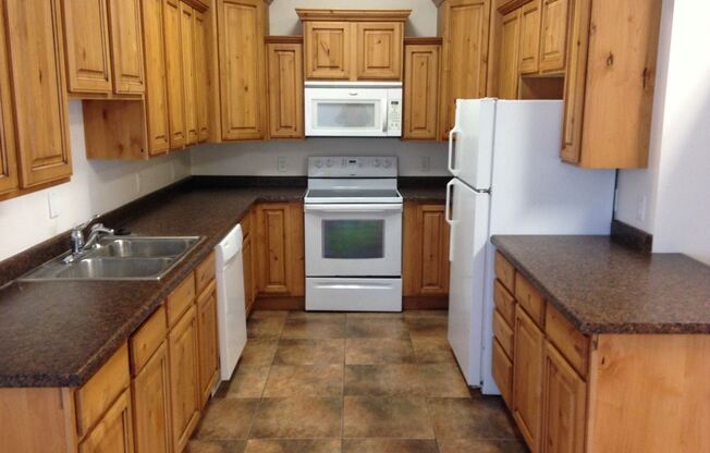 2720 S Orchard Dr