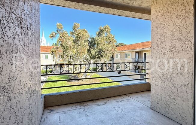 University City, 7405 Charmant Dr #2014, Near UCSD, Fireplace, 2 Parking Spaces in Controlled Access Garage!
