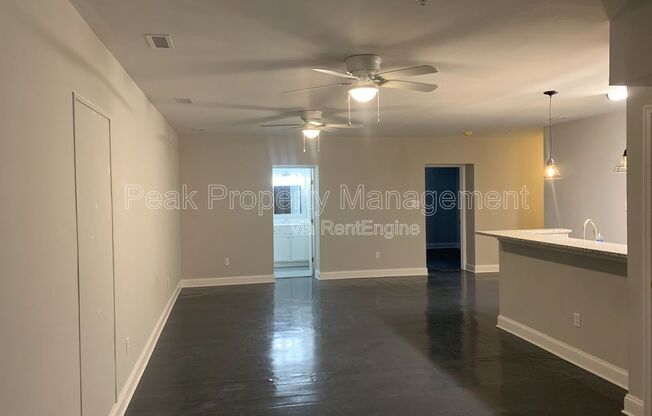 1 bed, 1 bath, 814 sqft, $1,195, Unit 11