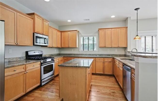 Charming 3BR Townhome in Atlanta