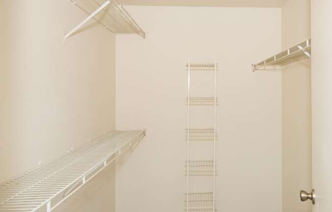 Martinazzi Village Master Bedroom Walk In Closet