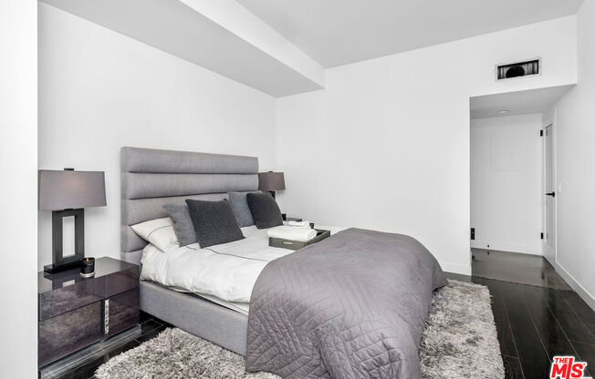 2 beds, 2 baths, 1,212 sqft, $5,000, Unit 116