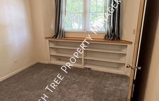 1001 1/2 E JEFFERSON