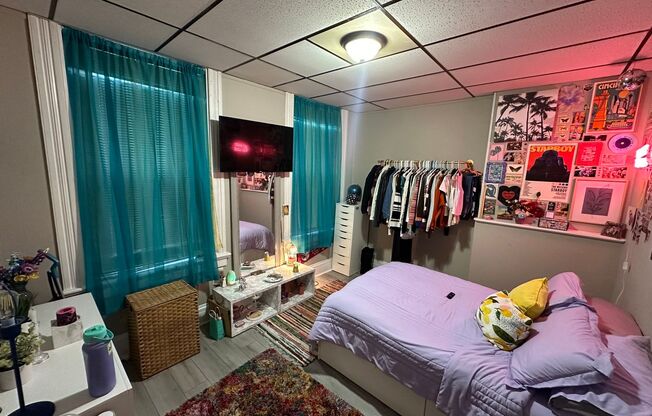 5 Bedroom House Located In Clifton Near UC's Campus