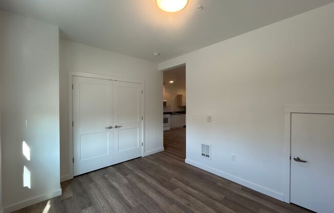 Studio, 1 bath, 639 sqft, $1,300