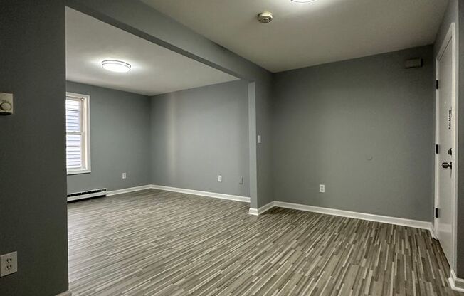 2 beds, 1 bath, $2,397