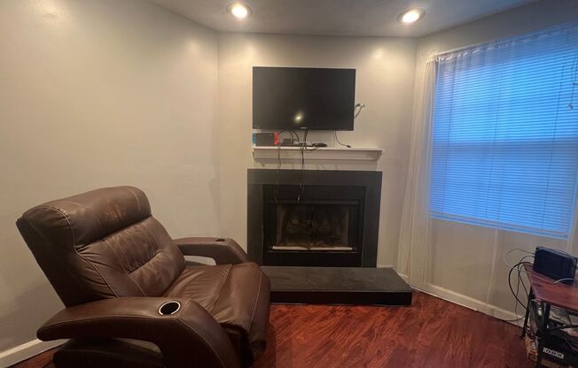 1 bed, 1 bath, $1,150, Unit Unit 1