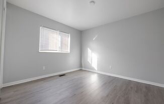 2 beds, 1 bath, 730 sqft, $855, Unit B