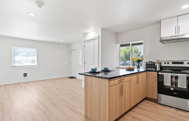 1 bed, 1 bath, 650 sqft, $1,200, Unit 1919 F