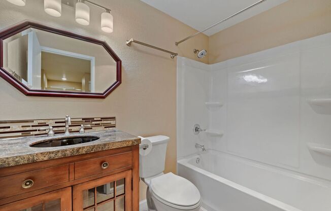 3 beds, 2 baths, $2,545, Unit # F1