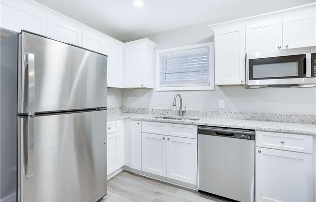 250 HERMER CIR NW