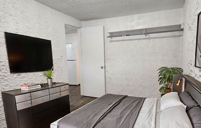 1 bed, 1 bath, 550 sqft, $860, Unit 620EHR