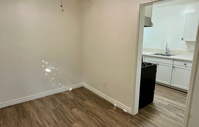 Charming 2 Bed/1 Bath Townhome style Apt in NorthPark