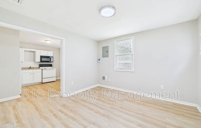 8704 E 92 TERRACE