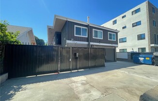 1250 W 37 ST