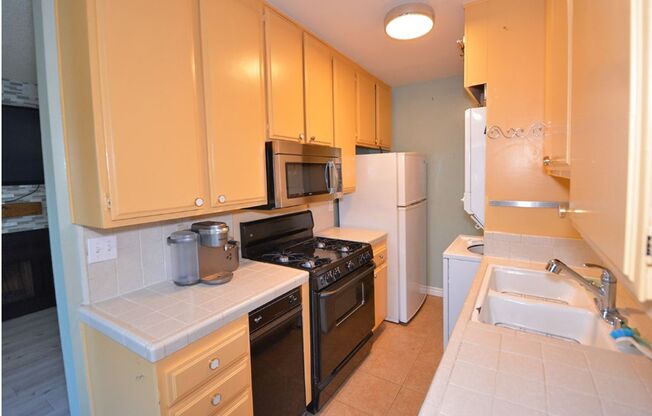 1 bed, 1 bath, $1,995