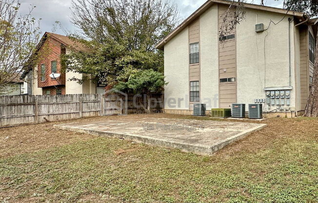 2 beds, 1 bath, 772 sqft, $797