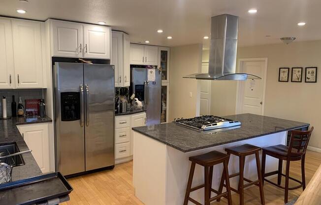 1 bed, 1 bath, 240 sqft, $1,350