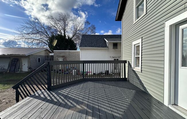 Gorgeous Renovated 5 Bedroom 1 Bath Single Family Home!