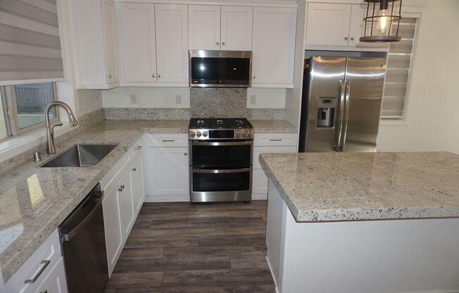 Beautiful 2 Bed 2.5 Bath End Unit with Loft in Yorba Linda