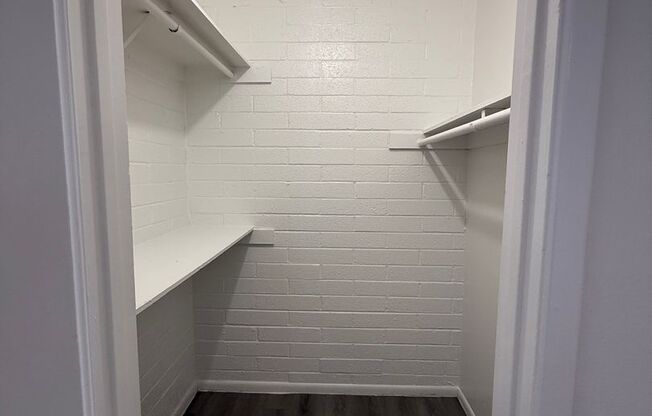 1 bed, 1 bath, 627 sqft, $800, Unit 221