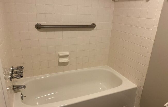2 beds, 2 baths, 1,200 sqft, $2,200, Unit 1581