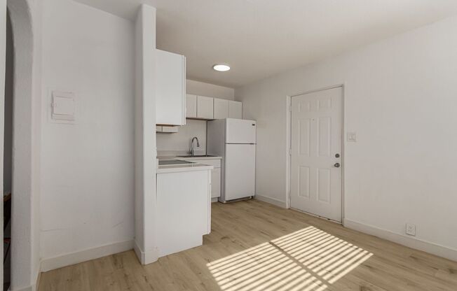 1 bed, 1 bath, 500 sqft, $1,095, Unit 12