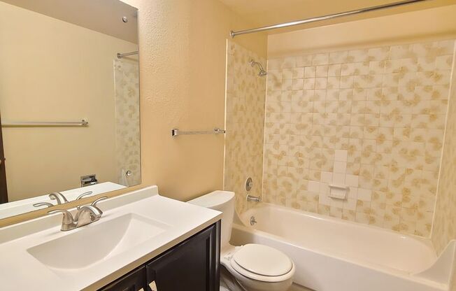 1 bed, 1 bath, 450 sqft, $995, Unit 19