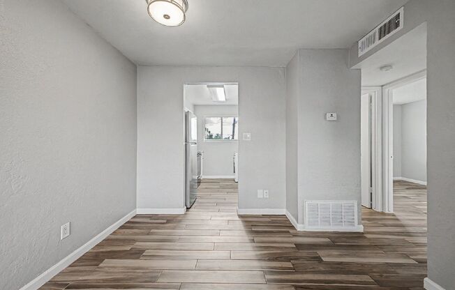 2 beds, 1 bath, 500 sqft, $925, Unit 102