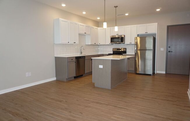 1 bed, 1 bath, 730 sqft, $1,299, Unit 446