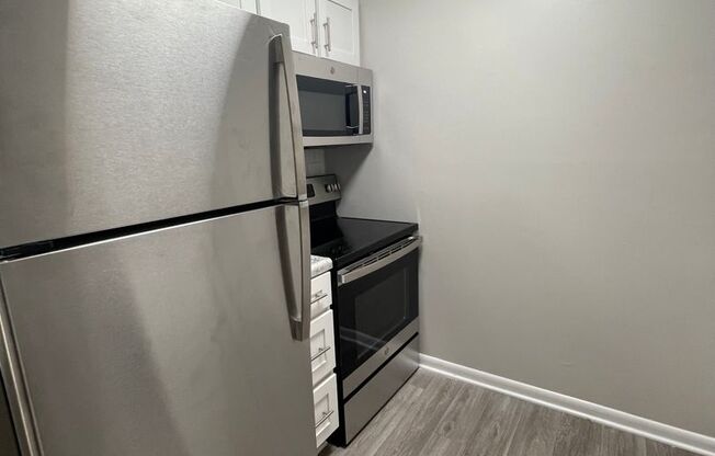 2 beds, 1.5 baths, 990 sqft, $975, Unit 4418-E