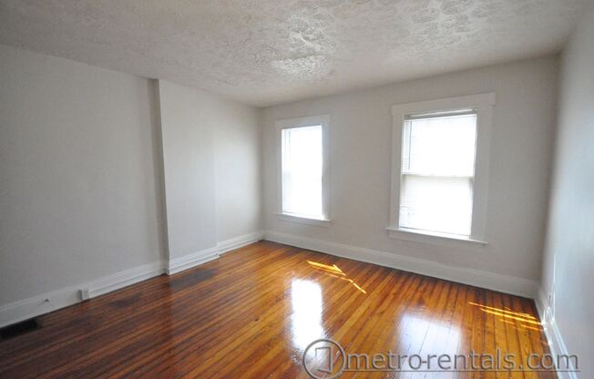 2 beds, 1 bath, $1,325