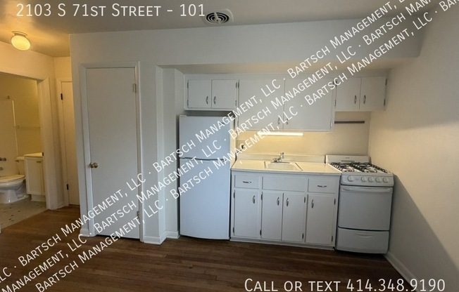 2103 S 71 ST