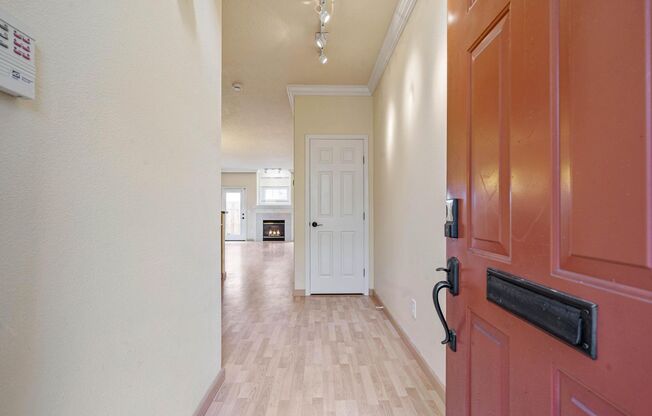 $500 move-in special! Unique 2-bdrm/2.5-bath duplex w/ A/C—Private patio, storage, garage w/ washer/dryer