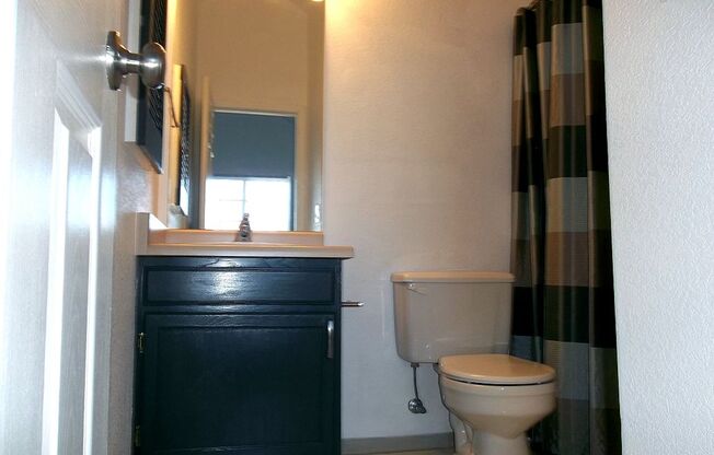 2 beds, 2 baths, $1,695, Unit # Q 26