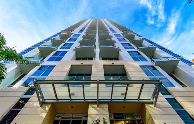 1 bed, 1.5 baths, $3,100, Unit # 206