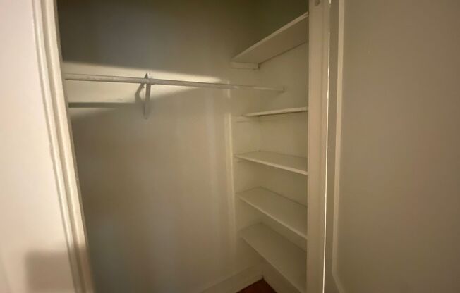 Studio, 1 bath, 550 sqft, $1,295, Unit 07