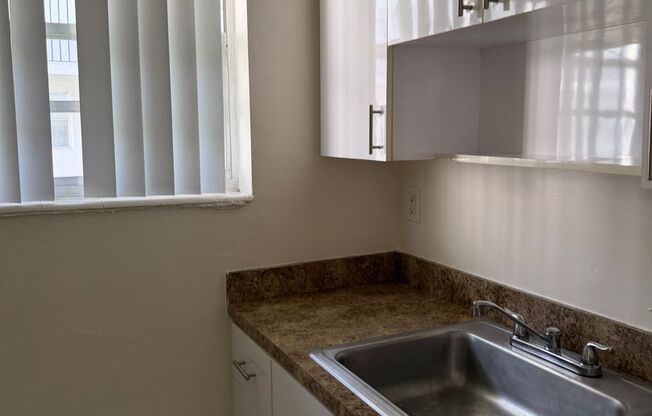 Charming 1b1b For Rent Now ONE MONTH RENT FREE